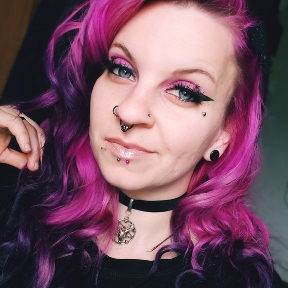 Meet your Posher, Sasha - Picture 3 of 5